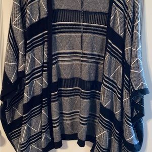 Poncho-Style Sweater Size L Ava Couture Knit Cardigan Classic!